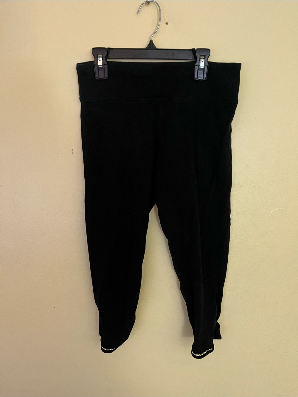 Women’s Victoria’s Sport Cropped Athletic Leggings Size Medium